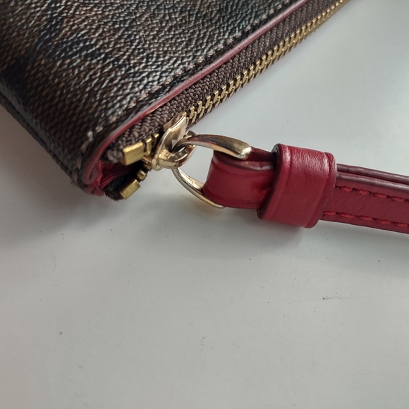 Coach wristlet Wallet red and brown printed Great condition - Picture 5 of 12